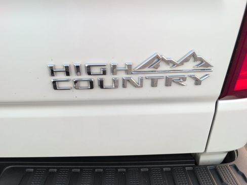 Used 2025 Chevrolet Silverado 1500 High Country AWD/4WD image 14