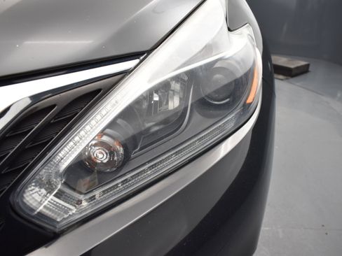 Used 2018 Nissan Murano S image 6