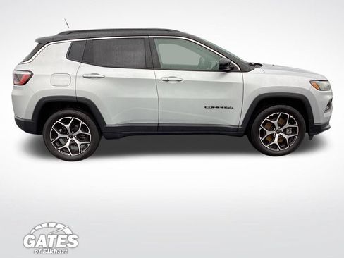 Used 2025 Jeep Compass Limited AWD/4WD image 13