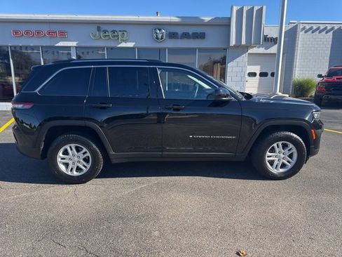 Certified 2023 Jeep Grand Cherokee Laredo image 8