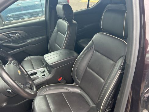 Used 2022 Chevrolet Traverse Premier w/ LPO, Blackout Package AWD/4WD image 8