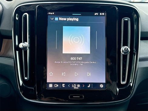 Used 2023 Volvo XC40 Recharge Ultimate image 16