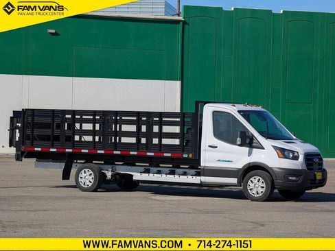 Used 2023 Ford E-Transit image 1