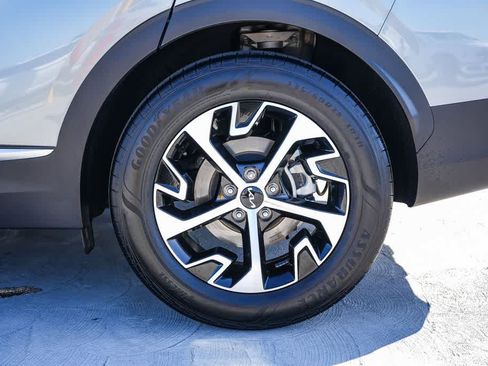Used 2024 Kia Sportage EX FWD image 10