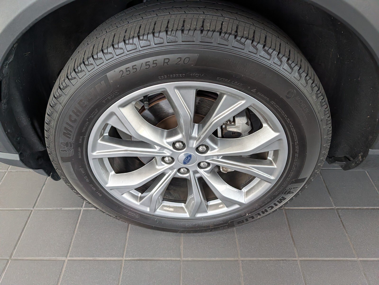 Used 2022 Ford Explorer XLT w/ Equipment Group 202A AWD/4WD image 9