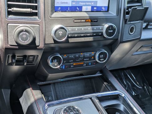 Used 2020 Ford Expedition Limited w/ Equipment Group 303A AWD/4WD image 23