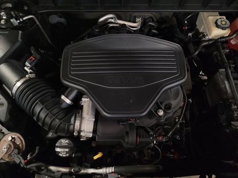 Used 2017 GMC Acadia Denali w/ Technology Package FWD image 30