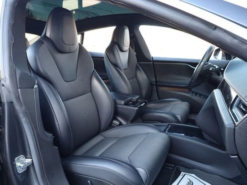 Used 2018 Tesla Model S 75D image 24