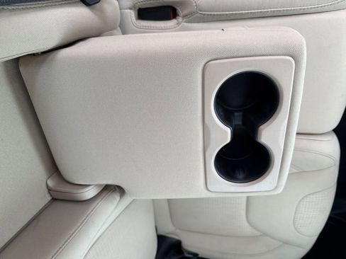 Used 2017 Jeep Cherokee Latitude image 10