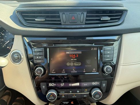 Used 2020 Nissan Rogue SV AWD/4WD image 29