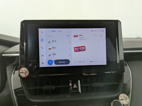 Used 2023 Toyota Corolla LE FWD image 17