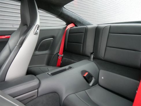 Used 2018 Porsche 911 Carrera 4S image 9