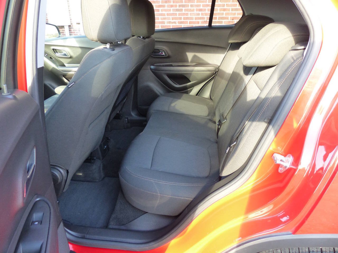 Used 2020 Chevrolet Trax LT FWD image 34