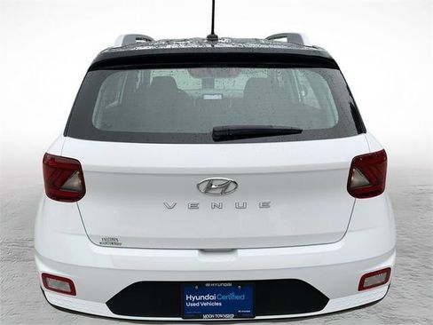 Certified 2023 Hyundai Venue Limited FWD image 4