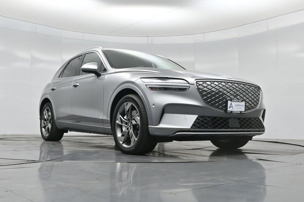 Used 2025 Genesis Electrified GV70 w/ Prestige Package AWD/4WD image 2