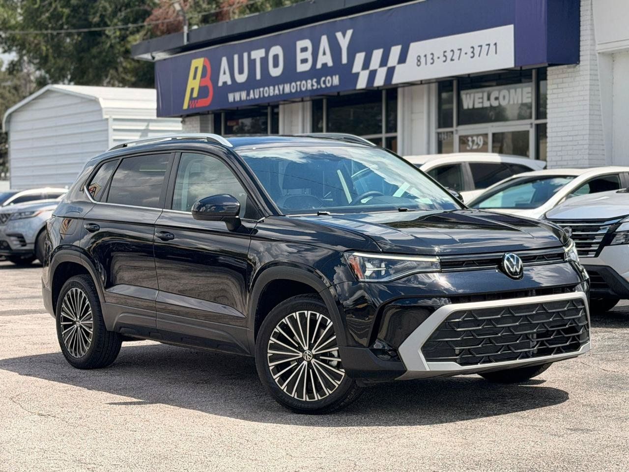 Used 2026 Volkswagen Taos SE FWD image 5