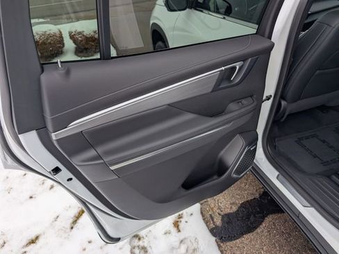 Used 2025 Buick Enclave Preferred image 12