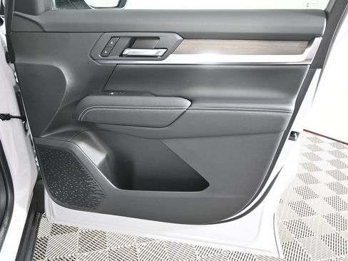 Used 2026 GMC Terrain Denali w/ LPO, Floor Liner Package AWD/4WD image 12