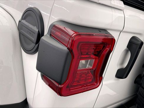 New 2026 Jeep Wrangler Unlimited Rubicon image 16