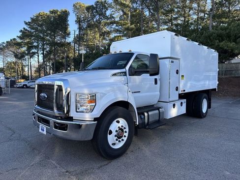 New 2026 Ford F750 2WD Regular Cab Super Duty image 1