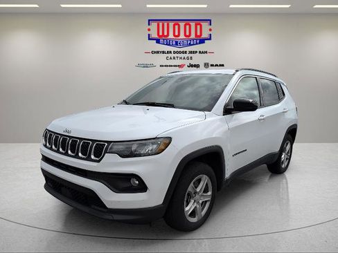 Used 2024 Jeep Compass Latitude AWD/4WD image 7