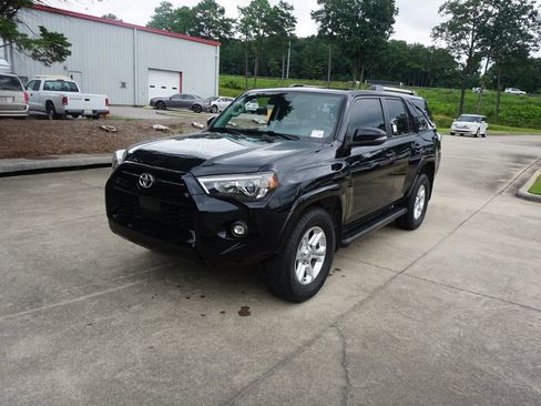 Used 2023 Toyota 4Runner SR5 Premium w/ Moonroof Package RWD image 23