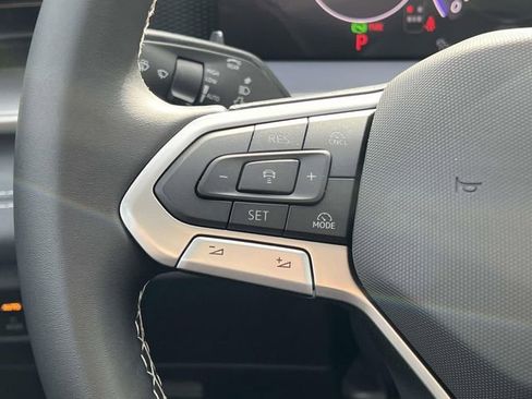 New 2026 Volkswagen Tiguan SE FWD image 15