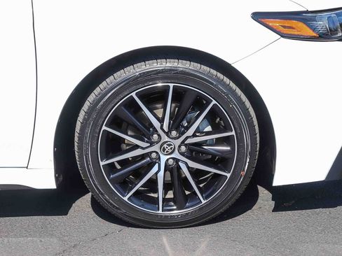Used 2021 Toyota Camry SE FWD image 11