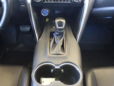 Used 2021 Toyota Venza XLE w/ Softex Package image 37