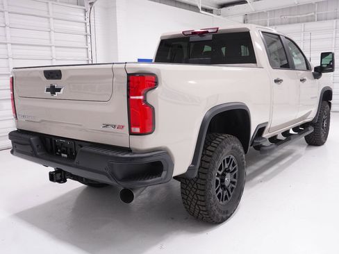 New 2026 Chevrolet Silverado 2500 ZR2 w/ LPO, Dark Essentials Package image 5