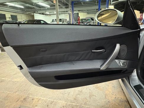 Used 2003 BMW Z4 2.5i image 25