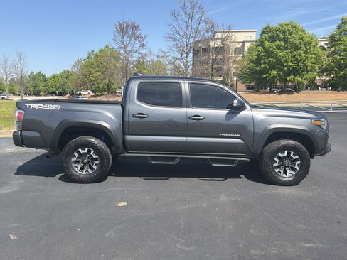Used 2023 Toyota Tacoma TRD Off-Road w/ Technology Package image 10