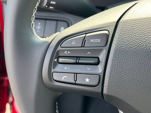 Used 2025 Hyundai Venue Limited FWD image 24