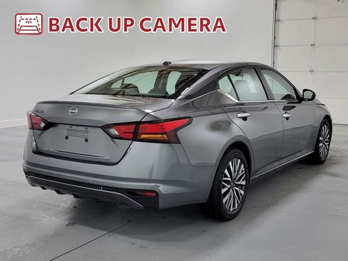 Used 2025 Nissan Altima 2.5 SV FWD image 9