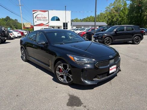 Used 2018 Kia Stinger GT2 AWD/4WD image 2