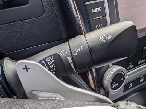 Used 2014 Toyota Camry SE FWD image 26