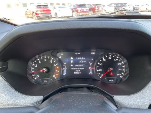 Used 2023 Jeep Compass Latitude image 27