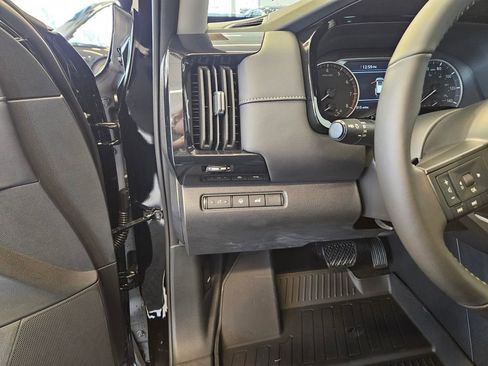 New 2025 Nissan Pathfinder SV w/ Black Appearance Package image 16