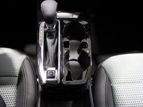 New 2026 Chevrolet Trax LT w/ Sunroof Package image 11