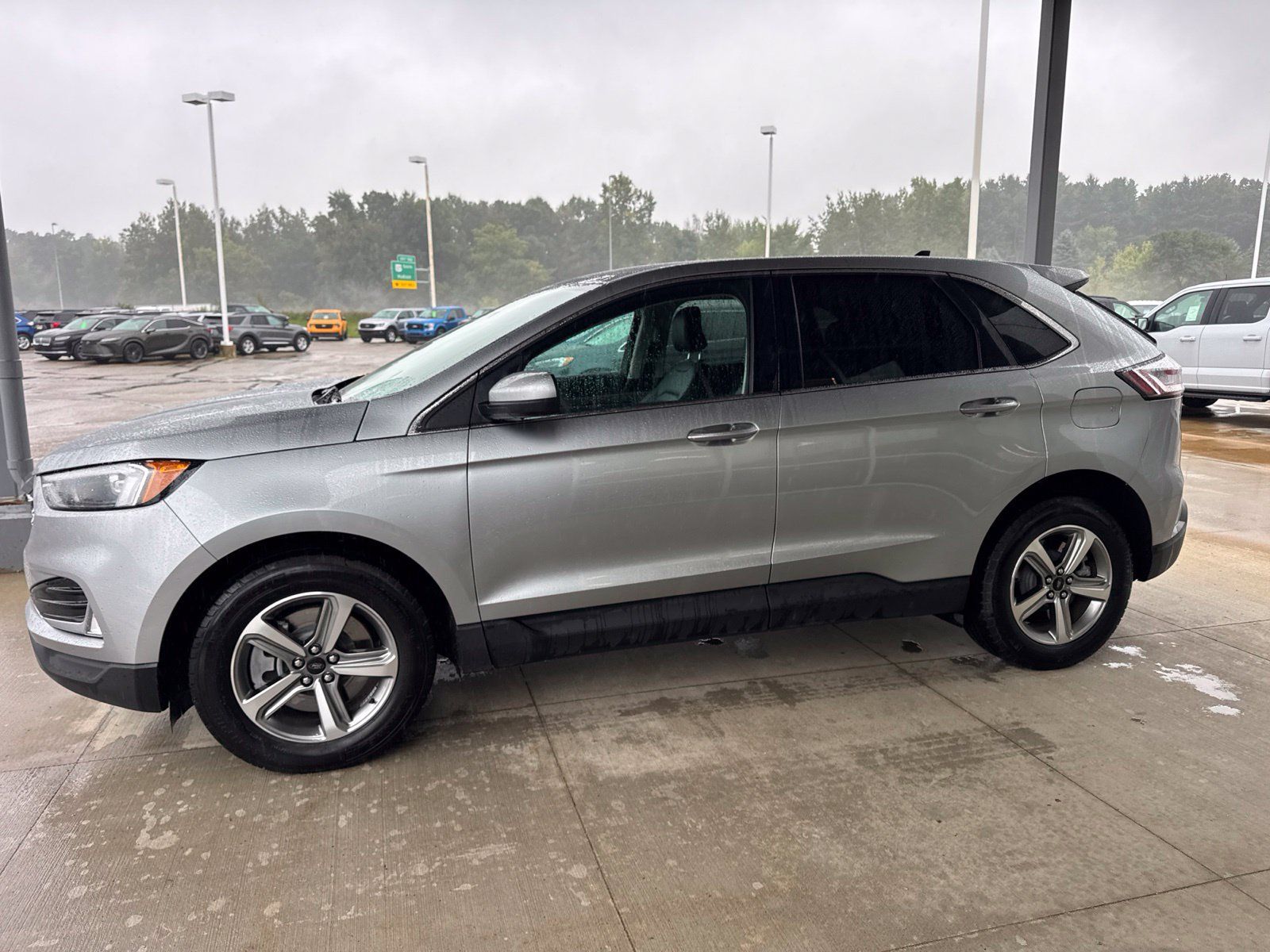 Certified 2024 Ford Edge SEL w/ Convenience Package AWD/4WD image 4