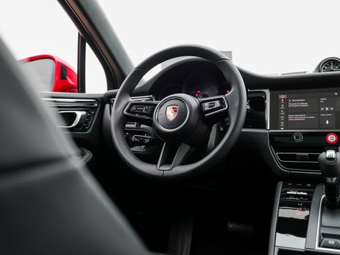 Certified 2026 Porsche Macan S AWD/4WD image 26