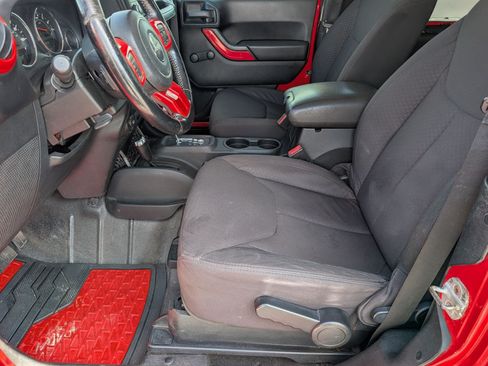 Used 2013 Jeep Wrangler Sport AWD/4WD image 14