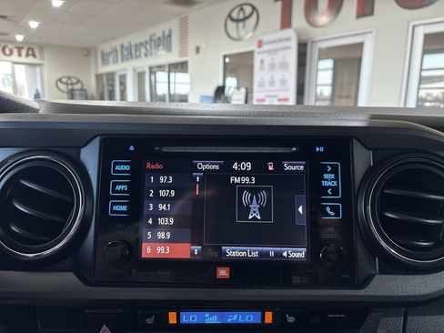 Used 2018 Toyota Tacoma TRD Off-Road w/ TRD Premium Off Road Package RWD image 16