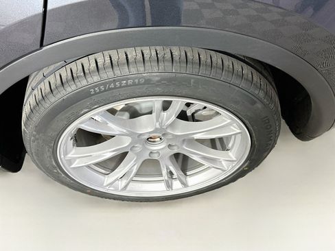 Used 2024 Tesla Model Y Long Range AWD/4WD image 11