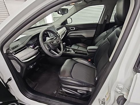 Used 2022 Jeep Compass Latitude image 11