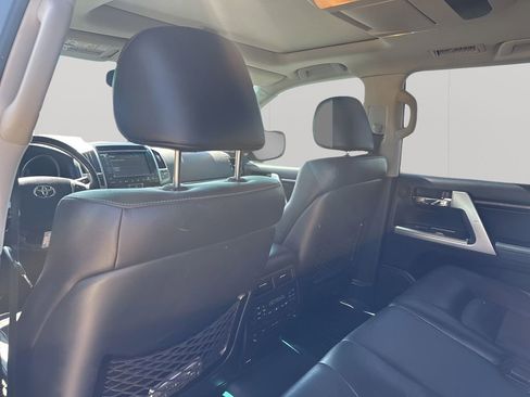 Used 2013 Toyota Land Cruiser Base image 18