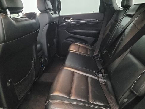 Used 2017 Jeep Grand Cherokee Limited image 18