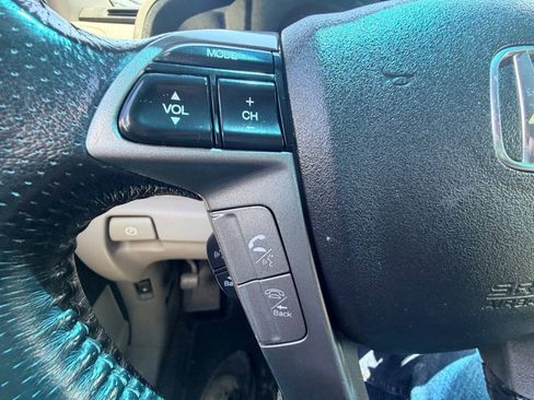 Used 2011 Honda Pilot Touring image 13