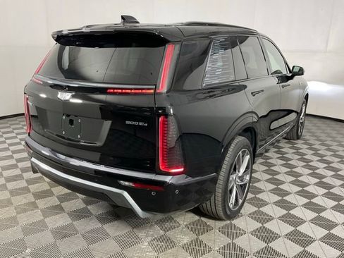 New 2026 Cadillac Vistiq Premium Luxury w/ LPO, Floor Liner Package AWD/4WD image 6