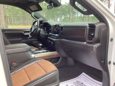 Used 2025 Chevrolet Silverado 1500 High Country w/ Z71 Off-Road Package image 19